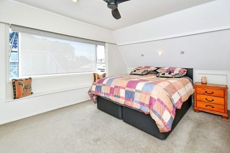 Photo of property in 6 Oakland Avenue, Papatoetoe, Auckland, 2025