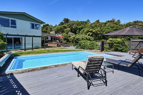 Photo of property in 7 Tui Terrace, Tawa, Wellington, 5028