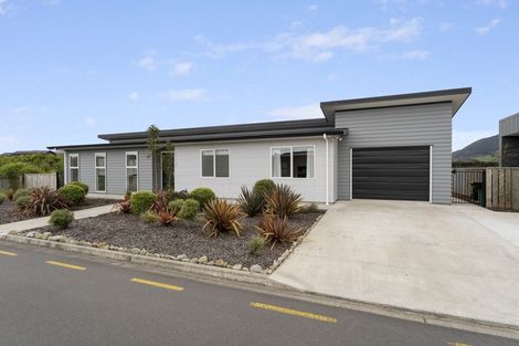 Photo of property in 3 Tapuhikura Street, Waikanae, 5036