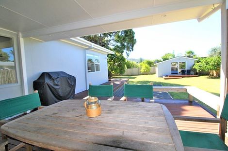 Photo of property in 4 Mako Avenue, Whiritoa, Whangamata, 3691