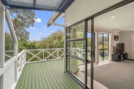 Photo of property in 11 Moffat Road, Red Beach, 0932