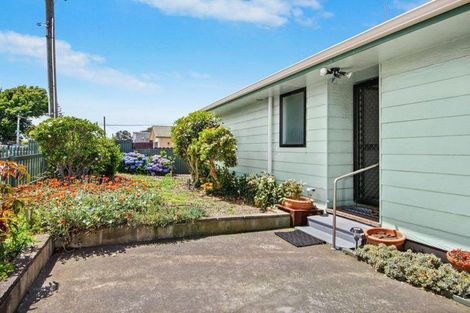 Photo of property in 32 Clendon Avenue, Papatoetoe, Auckland, 2025