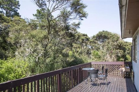 Photo of property in 58 Easton Park Parade, Glenfield, Auckland, 0629