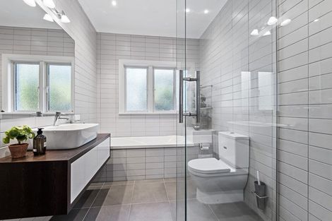 Photo of property in 83 Carrington Street, Lower Vogeltown, New Plymouth, 4310