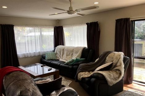 Photo of property in 97 Queens Road, Waikanae Beach, Waikanae, 5036