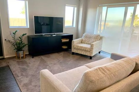 Photo of property in 1 Hoskins Avenue, Hillsborough, Auckland, 1042