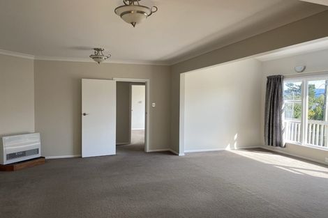 Photo of property in 53 Martin Road, Paraparaumu Beach, Paraparaumu, 5032
