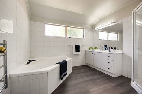 Photo of property in 4 Longwood Place, Harrowfield, Hamilton, 3210