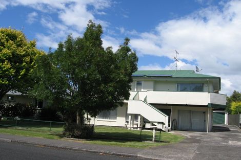 Photo of property in 8 Lynden Avenue, Hillcrest, Auckland, 0627