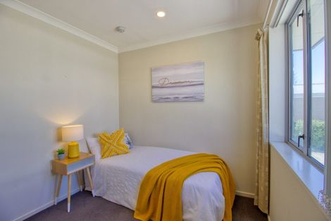 Photo of property in 2/335 Main South Road, Hornby, Christchurch, 8042