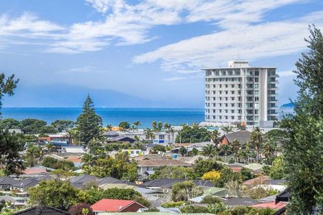 Photo of property in 115 Grovenor Drive, Orewa, 0931