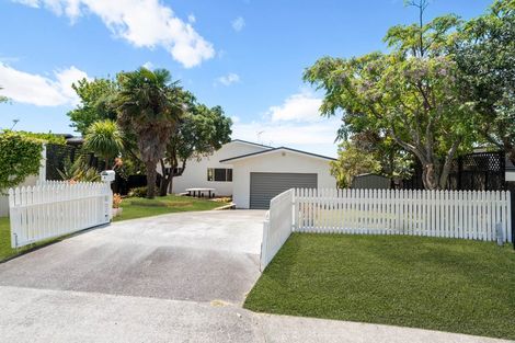 Photo of property in 4 Castaway Place, Gulf Harbour, Whangaparaoa, 0930