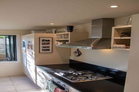 Photo of property in 42 Fairview Crescent, Kelburn, Wellington, 6012