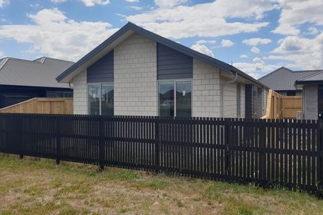 Photo of property in 21 Royal Crescent, Papamoa, 3118