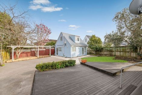 Photo of property in 44 Eugenia Rise, Totara Heights, Auckland, 2105