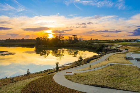 Photo of property in 30 Evergreen Parade, Rosehill, Papakura, 2113