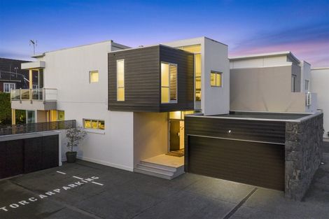 Photo of property in 8/258 Hurstmere Road, Takapuna, Auckland, 0622