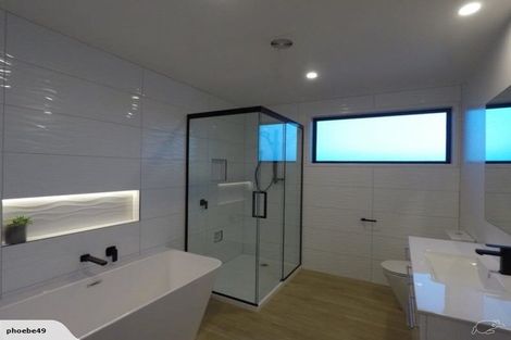 Photo of property in 15 Mount Creighton Crescent, Wanaka, 9305