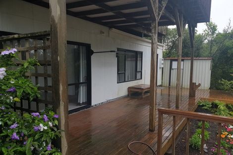 Photo of property in 50 Valley View Road, Glenfield, Auckland, 0629