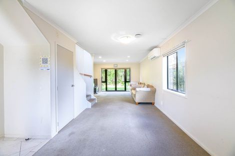 Photo of property in 12 Barnea Circle, Glen Eden, Auckland, 0602
