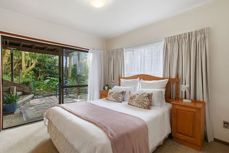Photo of property in 2 Geoffrey Road, Torbay, Auckland, 0630