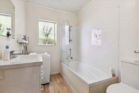 Photo of property in 46 Winston Street, Crofton Downs, Wellington, 6035