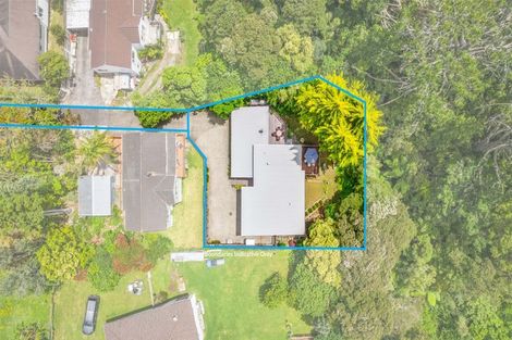 Photo of property in 2/72 Spinella Drive, Bayview, Auckland, 0629