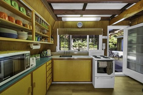 Photo of property in 37 Lake View Terrace, Moana, 7875