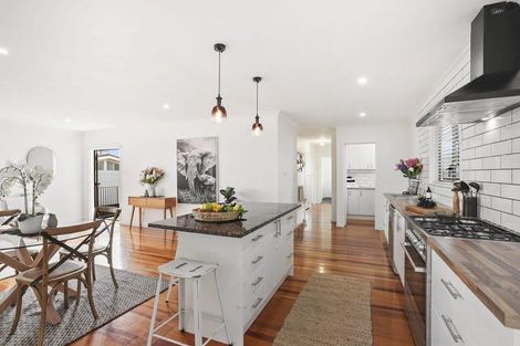 Photo of property in 5 Keats Place, Blockhouse Bay, Auckland, 0600