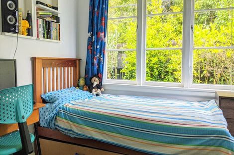 Photo of property in 1 Nikau Street, New Lynn, Auckland, 0600