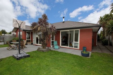 Photo of property in 6 Punga Lane, Parklands, Christchurch, 8083