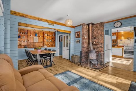 Photo of property in 6 Avoca Place, Darfield, 7510