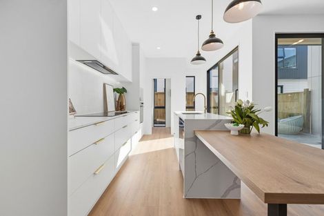 Photo of property in 102e Te Oneroa Way, Long Bay, Auckland, 0630