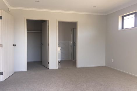 Photo of property in 6 Garrett Drive, Whalers Gate, New Plymouth, 4310