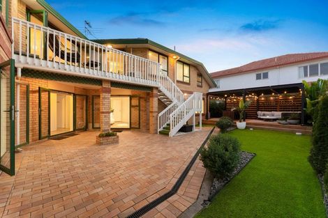 Photo of property in 8 Vinograd Drive, Te Atatu Peninsula, Auckland, 0610