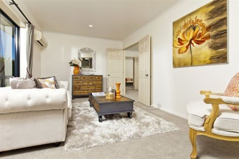 Photo of property in 56 View Ridge Drive, Ranui, Auckland, 0612