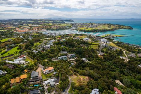 Photo of property in 79 Roberts Road, Matakatia, Whangaparaoa, 0930