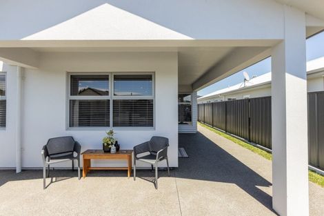 Photo of property in 22 Young Place, Taradale, Napier, 4112