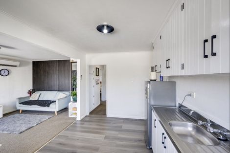 Photo of property in 16 Guildford Street, Tamatea, Napier, 4112