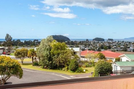 Photo of property in 114 Chevron Crescent, Whangamata, 3620