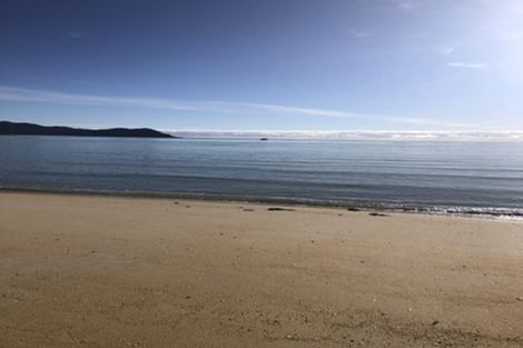 Photo of property in 25 Awaroa Bay (beach), Awaroa Bay, Takaka, 7183