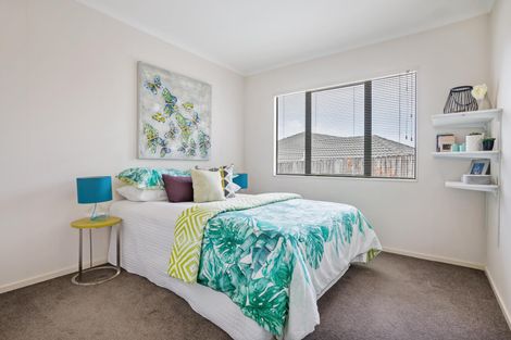 Photo of property in 20 Moyrus Crescent, East Tamaki Heights, Auckland, 2016