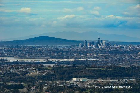 Photo of property in 922 West Coast Road, Waiatarua, Auckland, 0604
