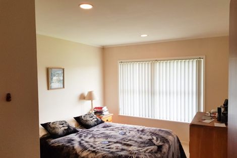 Photo of property in 2/6 Waterloo Road, Milford, Auckland, 0620