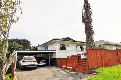 Photo of property in 100 Spinella Drive, Bayview, Auckland, 0629