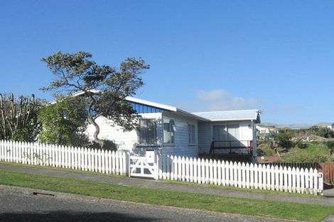Photo of property in 4 Inlet View, Titahi Bay, Porirua, 5022