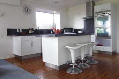 Photo of property in 32 Kensington Place, Fairfield, Hamilton, 3214