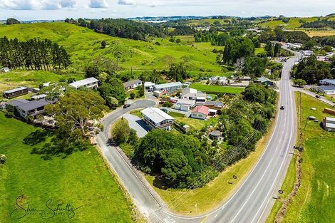 Photo of property in 4 Skelton Crescent, Paparoa, 0571