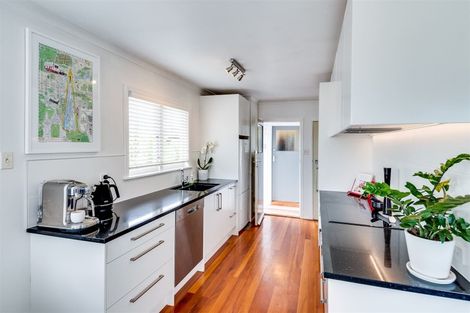 Photo of property in 152 Auckland Road, Greenmeadows, Napier, 4112