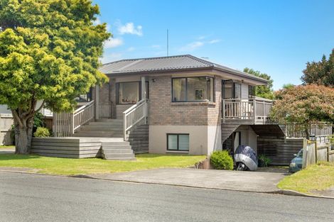 Photo of property in 14 Pitau Road, Mount Maunganui, 3116